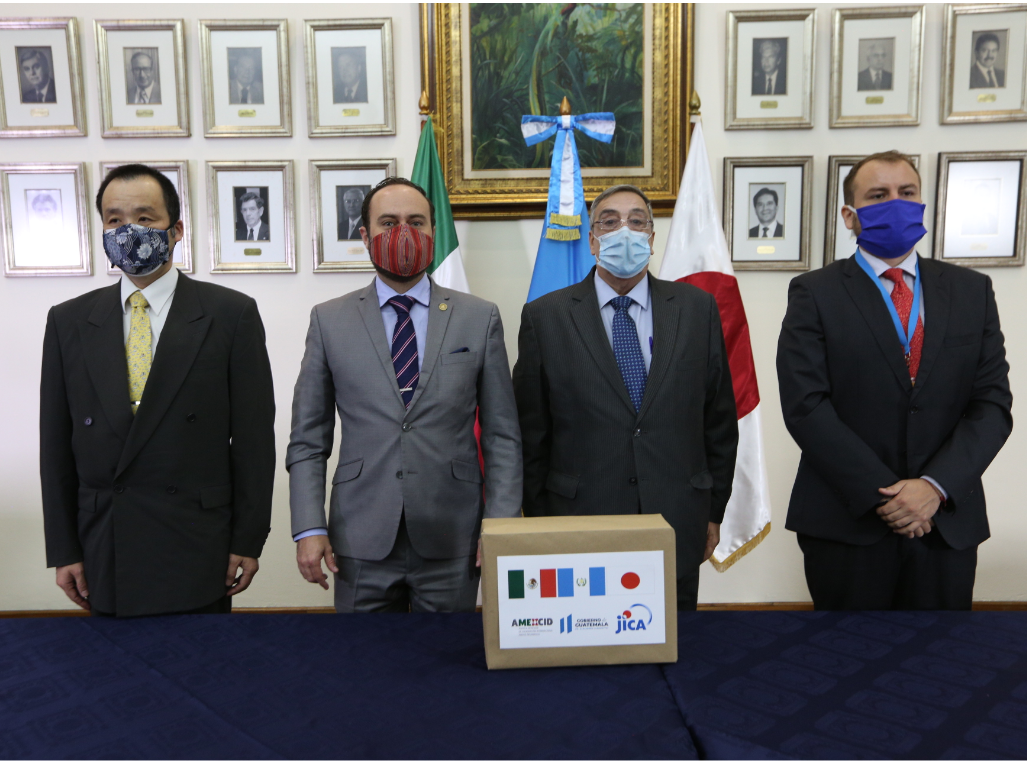 México y Japón donan equipo de protección para personal médico de Guatemala