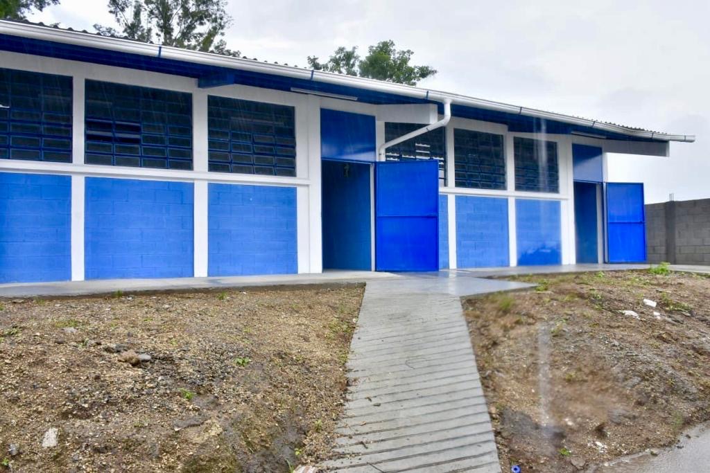 Inauguran Instituto de diversificado en Santa Rosa