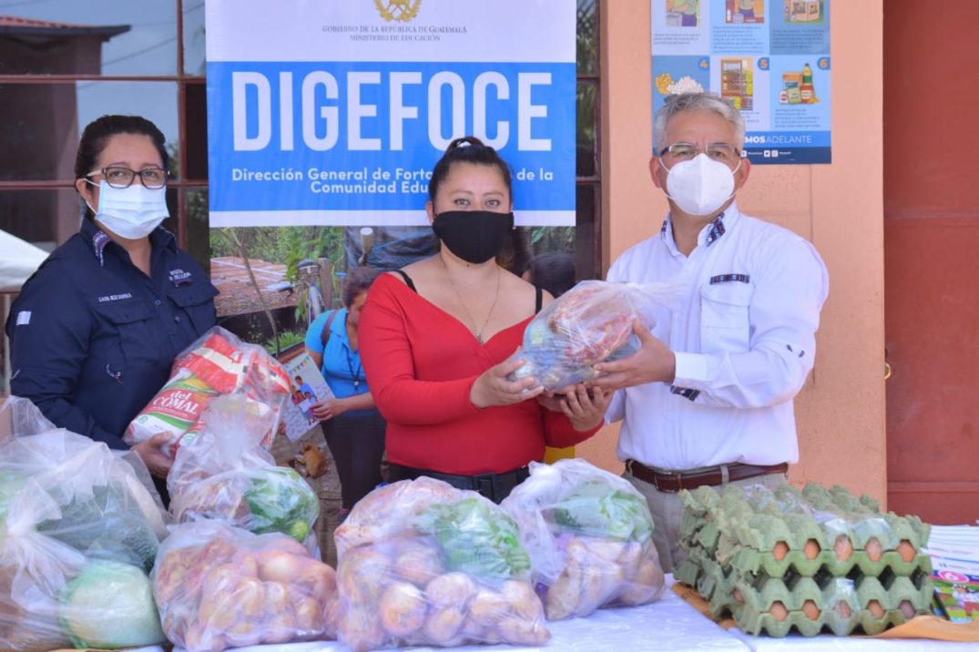 Alimentación escolar beneficia a más de 2 millones de niños guatemaltecos
