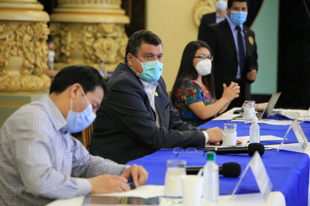 Desarrollan mesa temática para la prevención de embarazos en adolescentes
