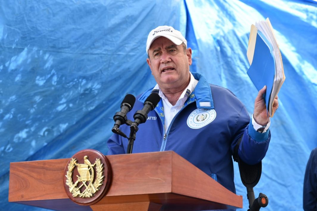 Presidente Giammattei anuncia construcción de CAIMI en Quiché