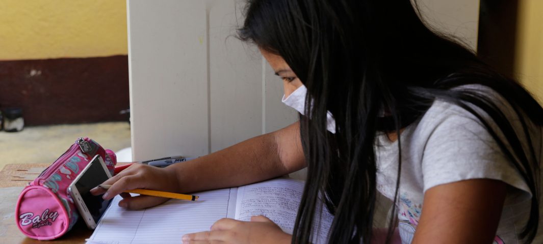 Clases presenciales y educación en casa se combinarán durante el ciclo escolar 2021