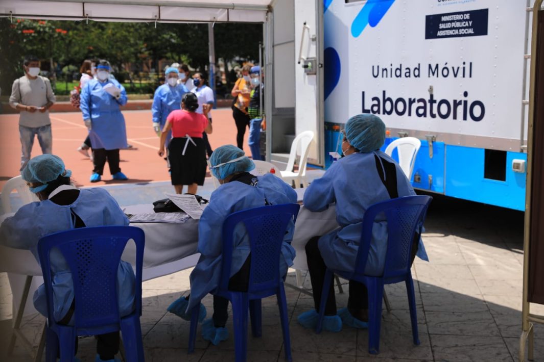 Laboratorio móvil llega a todos los municipios de Sacatepéquez