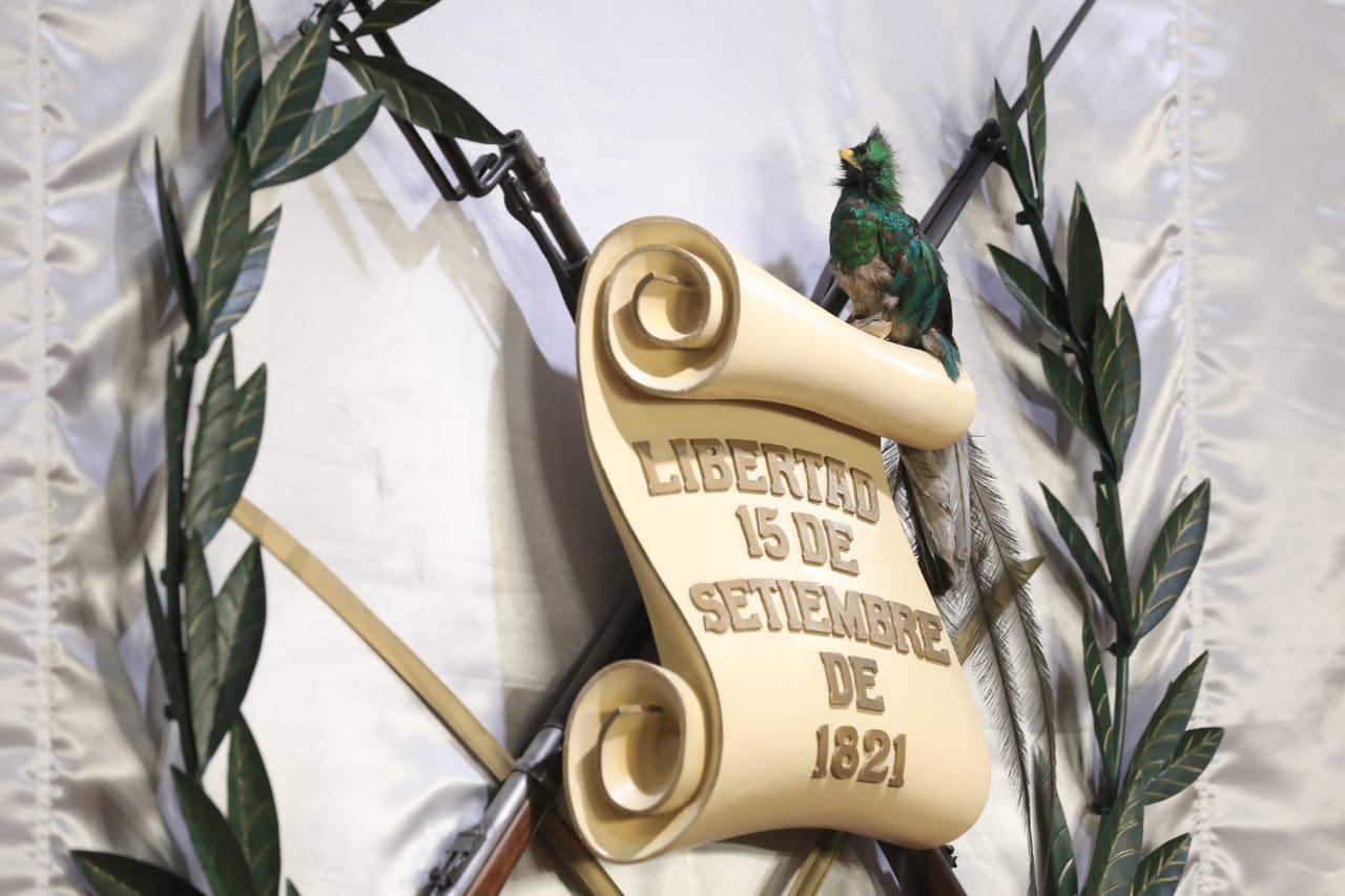 Conozca el escudo de armas que está hecho con elementos reales