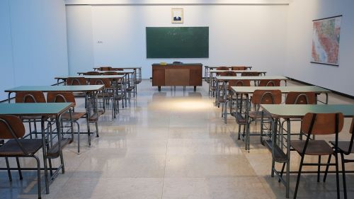 OMS aboga por reanudar actividades educativas de forma segura
