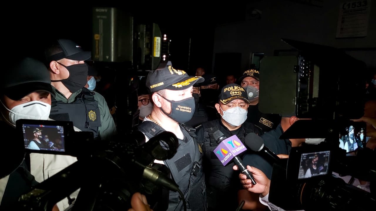 Gobernación reafirma compromiso para tomar control de las cárceles