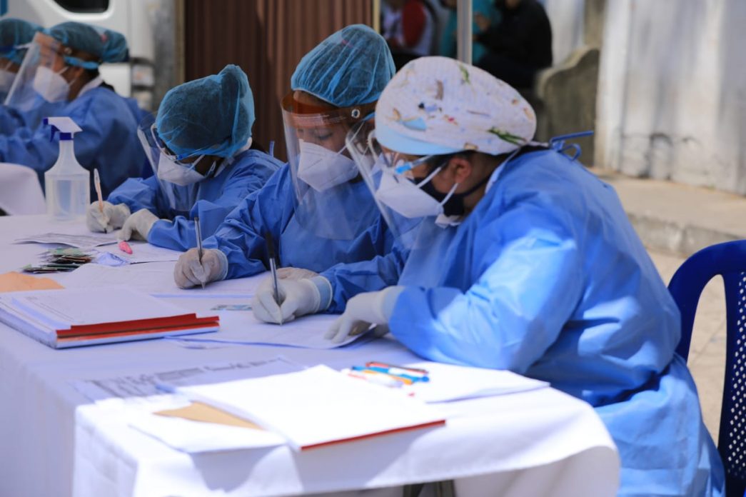 Laboratorios móviles realizan mil 485 pruebas de coronavirus en 2 departamentos