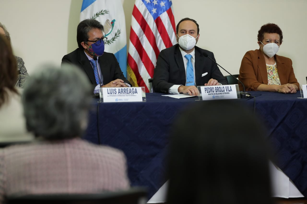Guatemala recibe donación de 50 ventiladores respiratorios de Estados Unidos