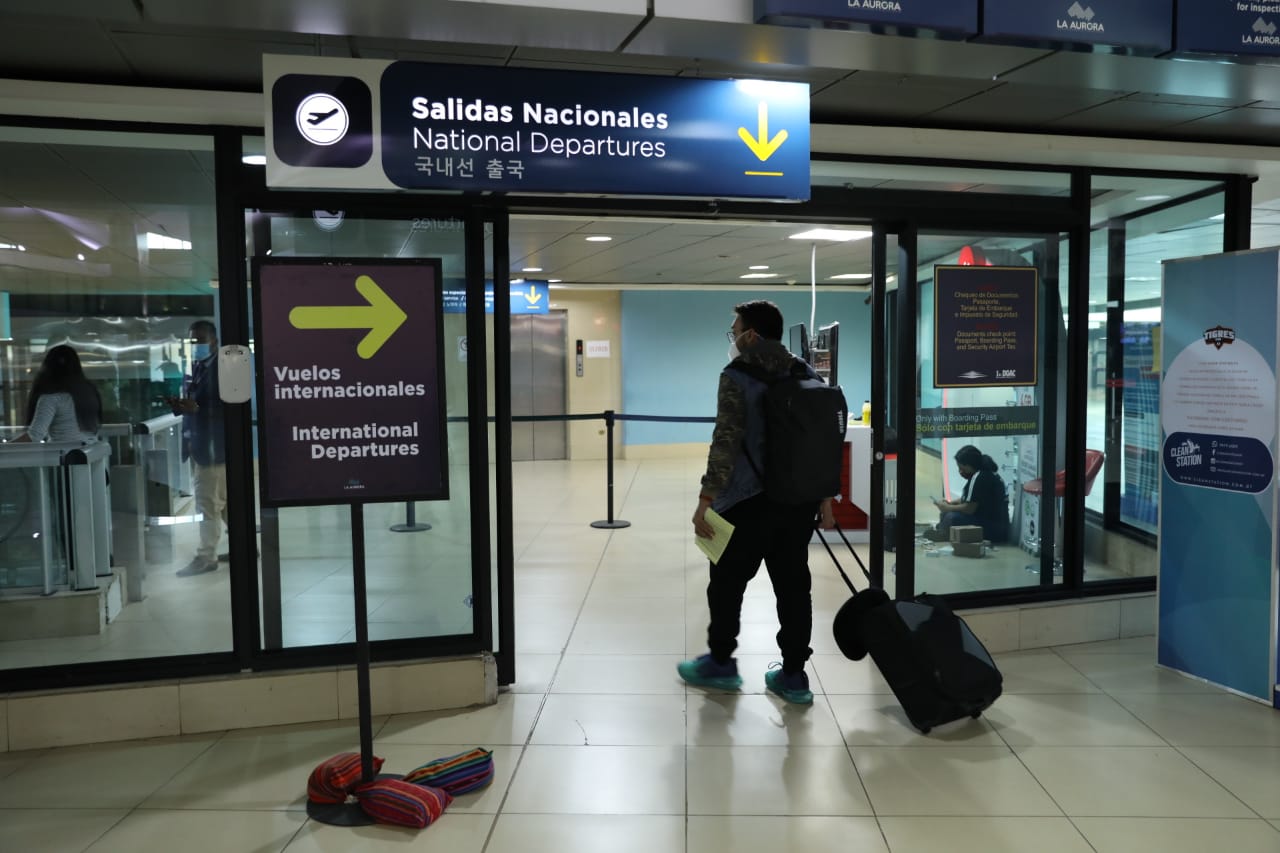 Guatemala prohíbe el ingreso de extranjeros de tres países por nuevas variantes del COVID-19