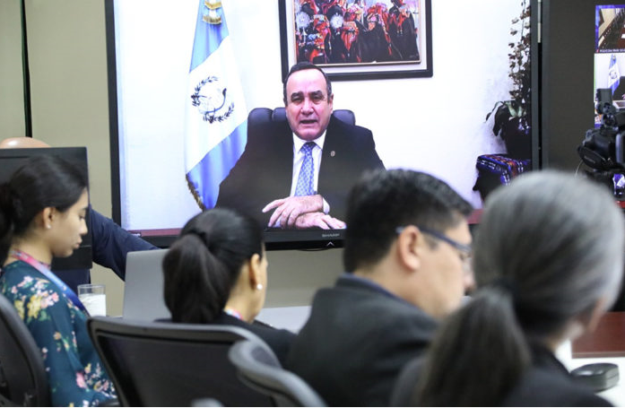Presidente: “Tenemos que abrir la economía sin descuidar la salud”