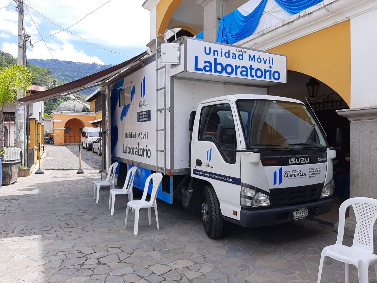 Salud lleva laboratorio móvil en Sacatepéquez para pruebas de coronavirus