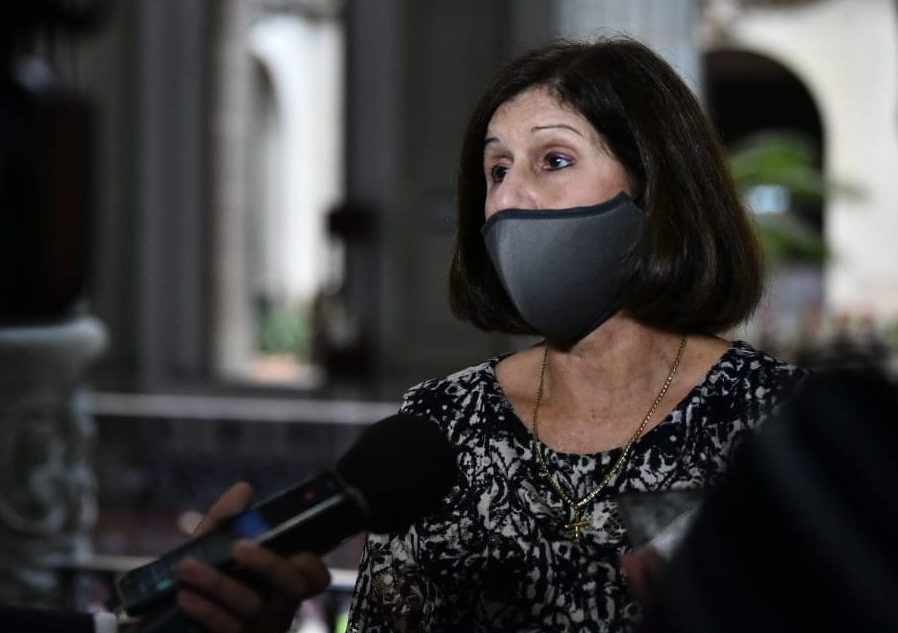 Embajadora de Venezuela insta a seguir velando por la democracia en el país