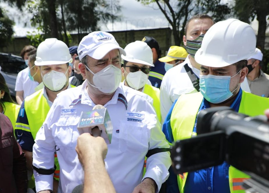 Continúan obras de infraestructura vial en Jalapa