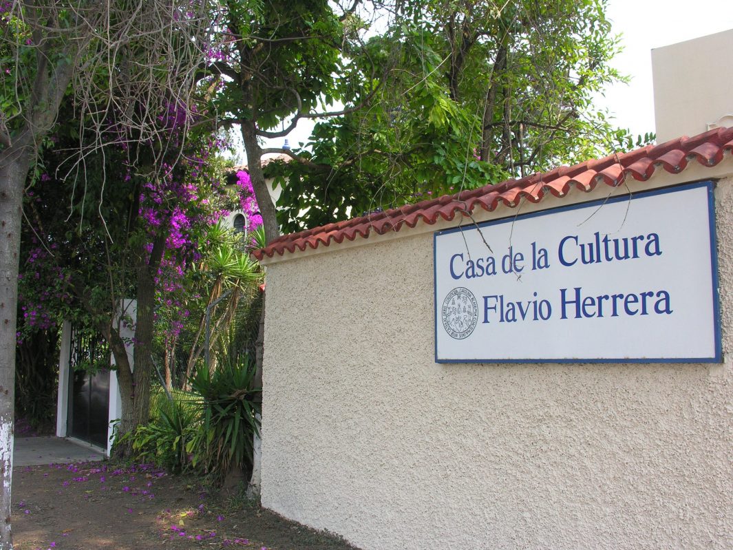 Casa Flavio Herrera