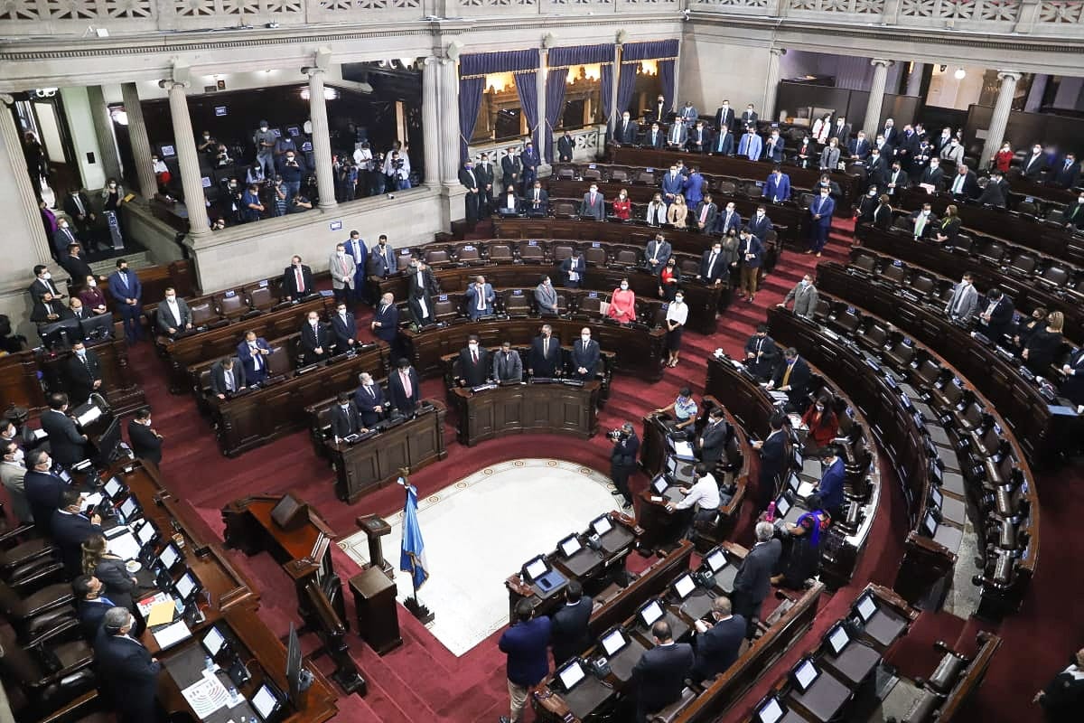 Buscarán aprobar de urgencia nacional iniciativa para compra de vacunas contra el COVID-19