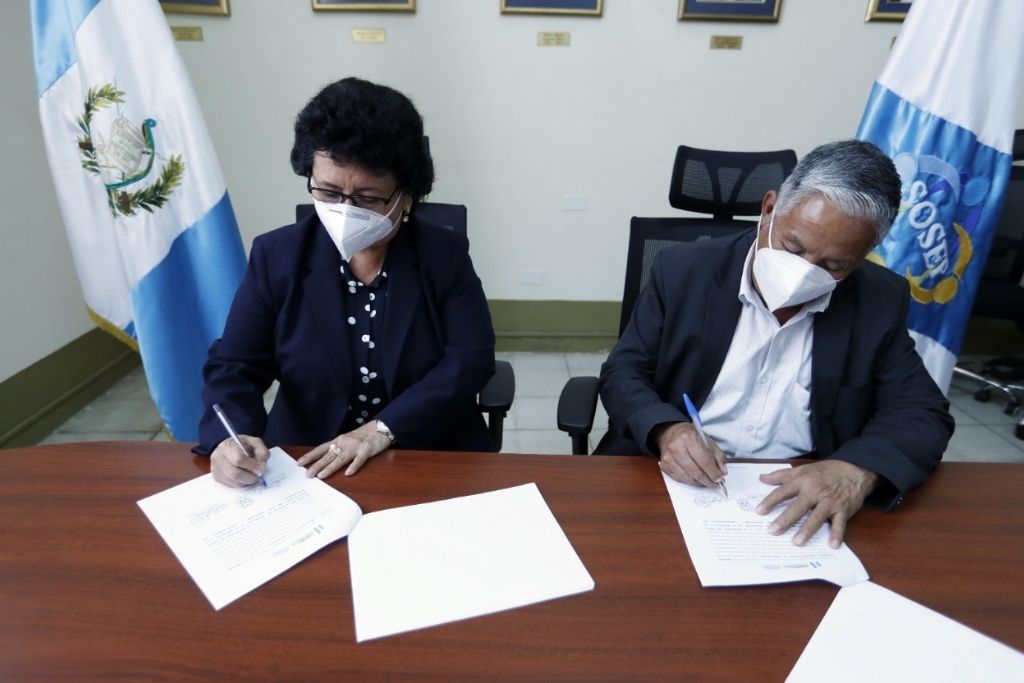 Firman convenio para funcionamiento de CADI en Sacatepéquez