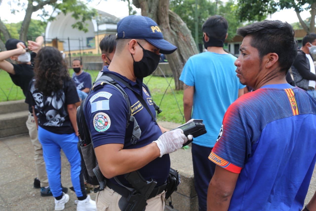 Unidades especiales de la PNC realizan operativos relámpago en Centro Histórico