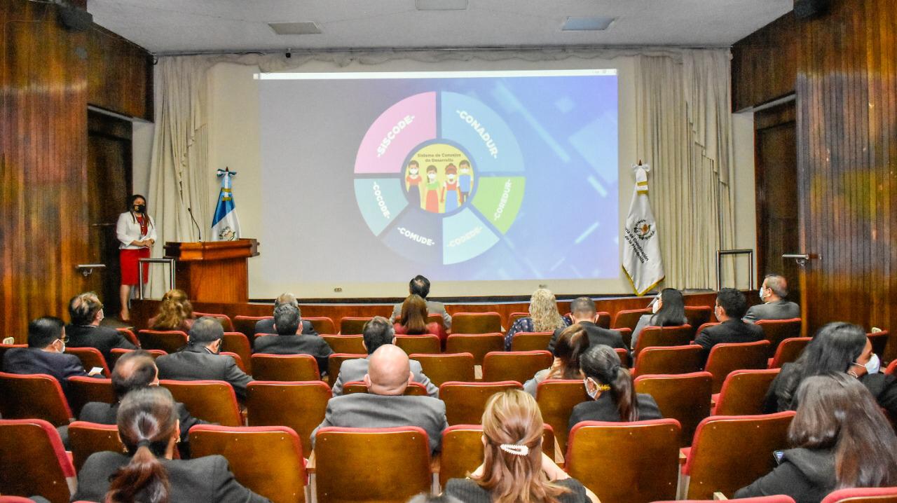 Certifican a servidores públicos en administración municipal