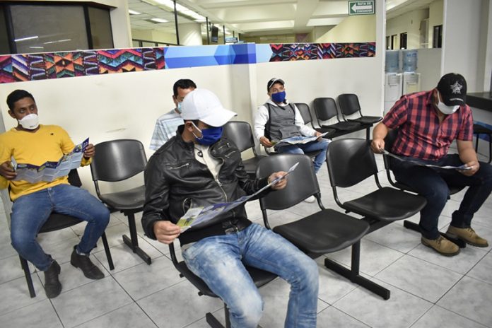 Promueven oportunidades laborales para guatemaltecos, en el exterior