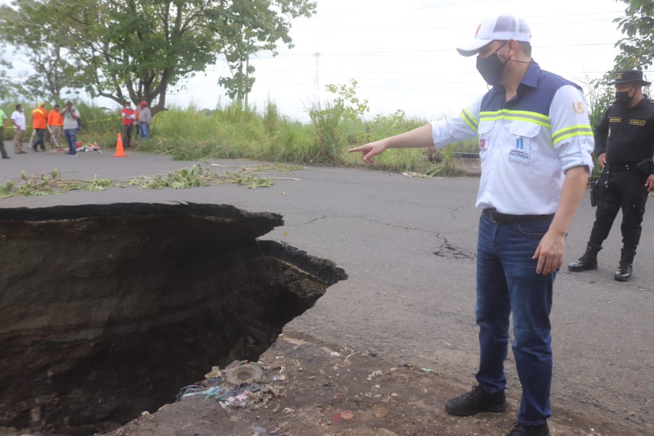 Ministerio de Comunicaciones atiende emergencia en ruta CA-2 Oriente