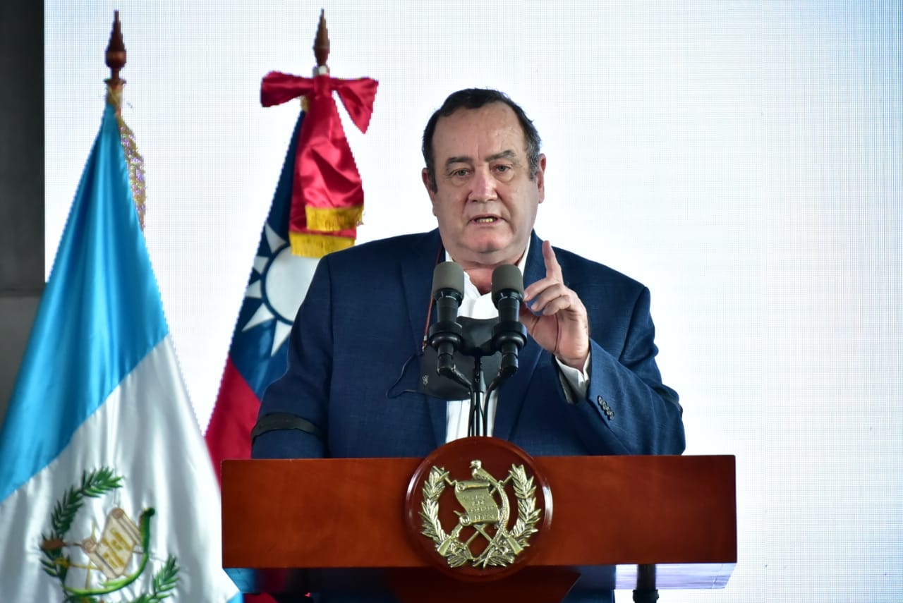 Presidente pide continuar con medidas sanitarias para prevenir aumento de casos de COVID-19