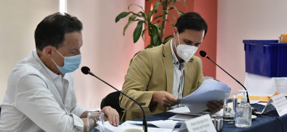 Oficializan listado de aspirantes a directorio de la SAT que continúan en el proceso