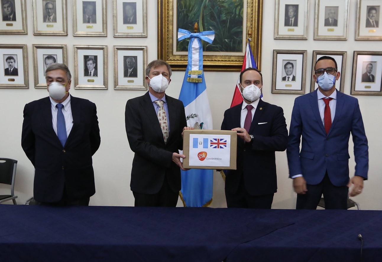 Farmacéutica dona 351 mil quetzales en equipo de protección contra el COVID-19