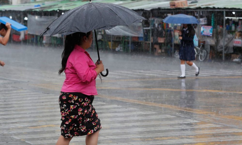 Se acerca frente frío con lluvia y actividad eléctrica