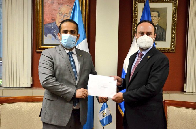 Embajador de Nicaragua presenta copia de estilo en Guatemala