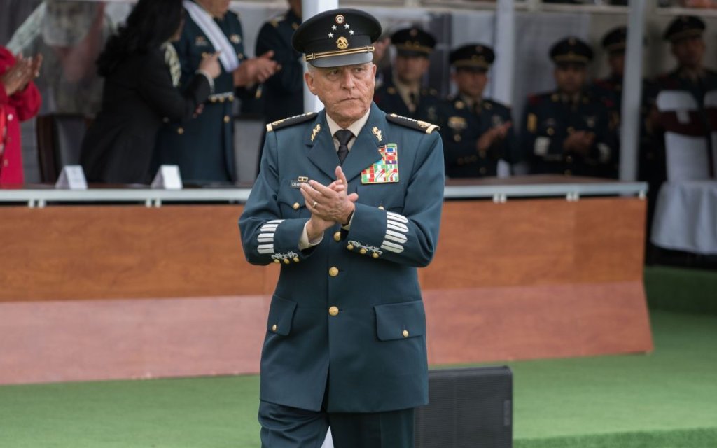 Arrestan en Estados Unidos a exjefe del Ejército de México
