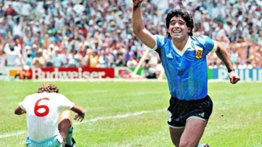 El mundo del futbol llora la muerte de Diego Maradona