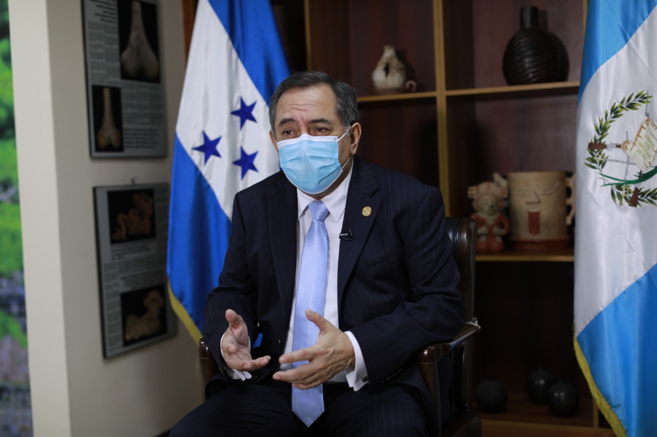 Presidentes de Guatemala y Honduras abordarán el tema del bicentenario de independencia
