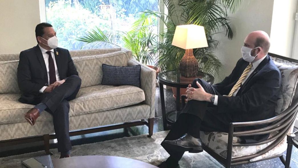 Embajador estadounidense y G13 reafirman apoyo a Guatemala para combatir corrupción