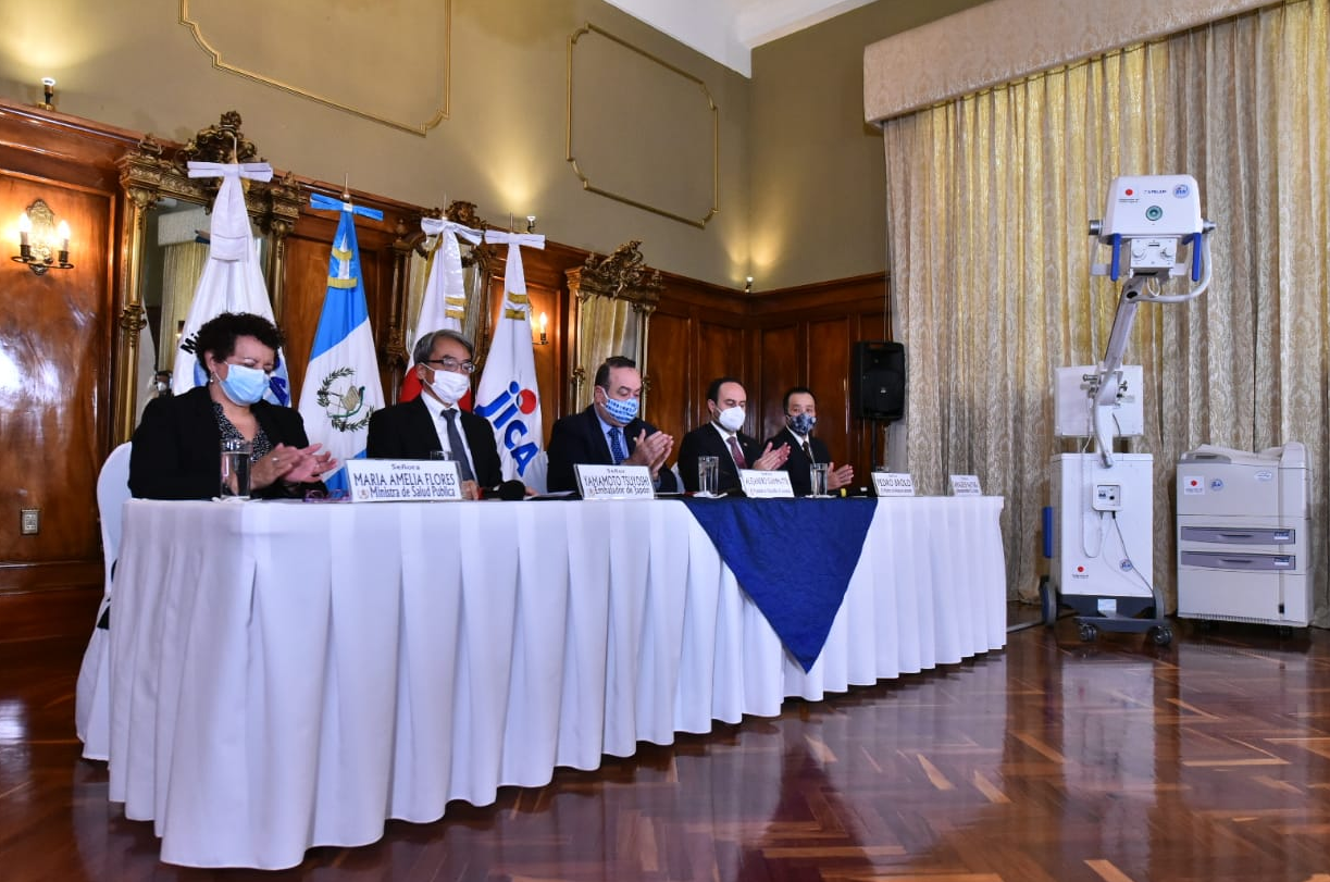 Japón dona equipo para la atención de pacientes con COVID-19