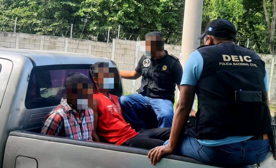 Encuentran cocaína, marihuana, crack y éxtasis durante allanamientos