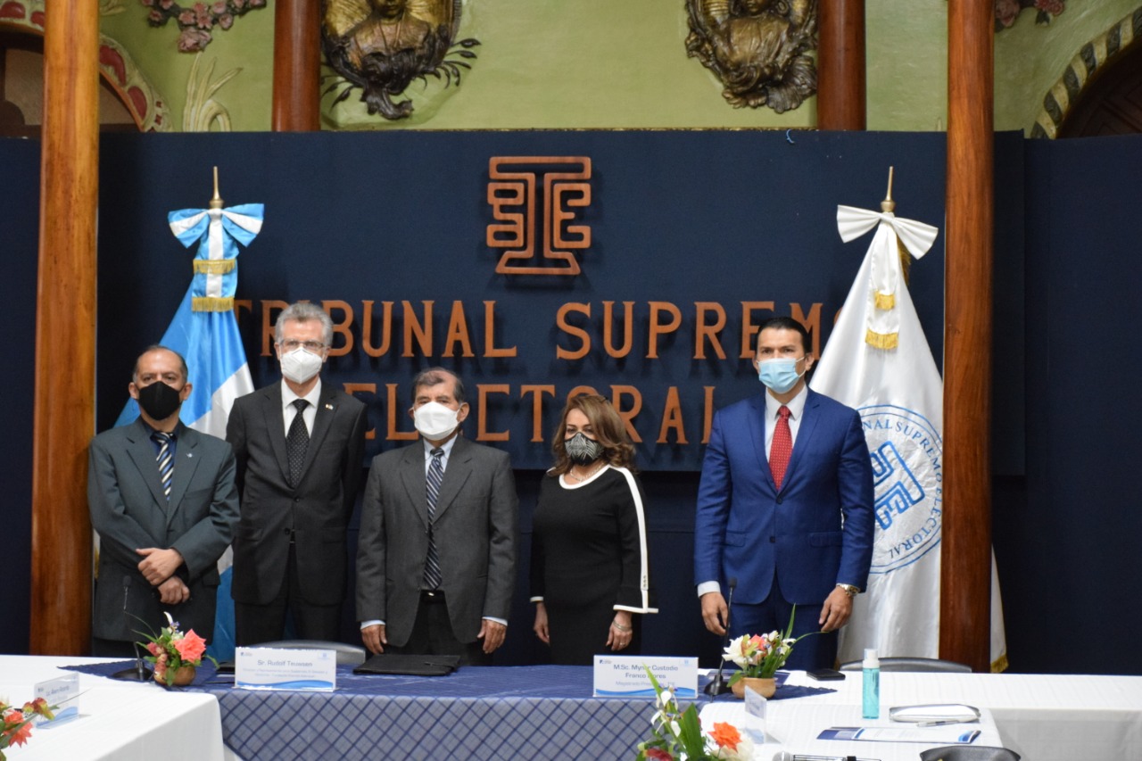 Firma Convenio de Cooperación con la Fundación Konrada Adenauer Stiftung (KAS)