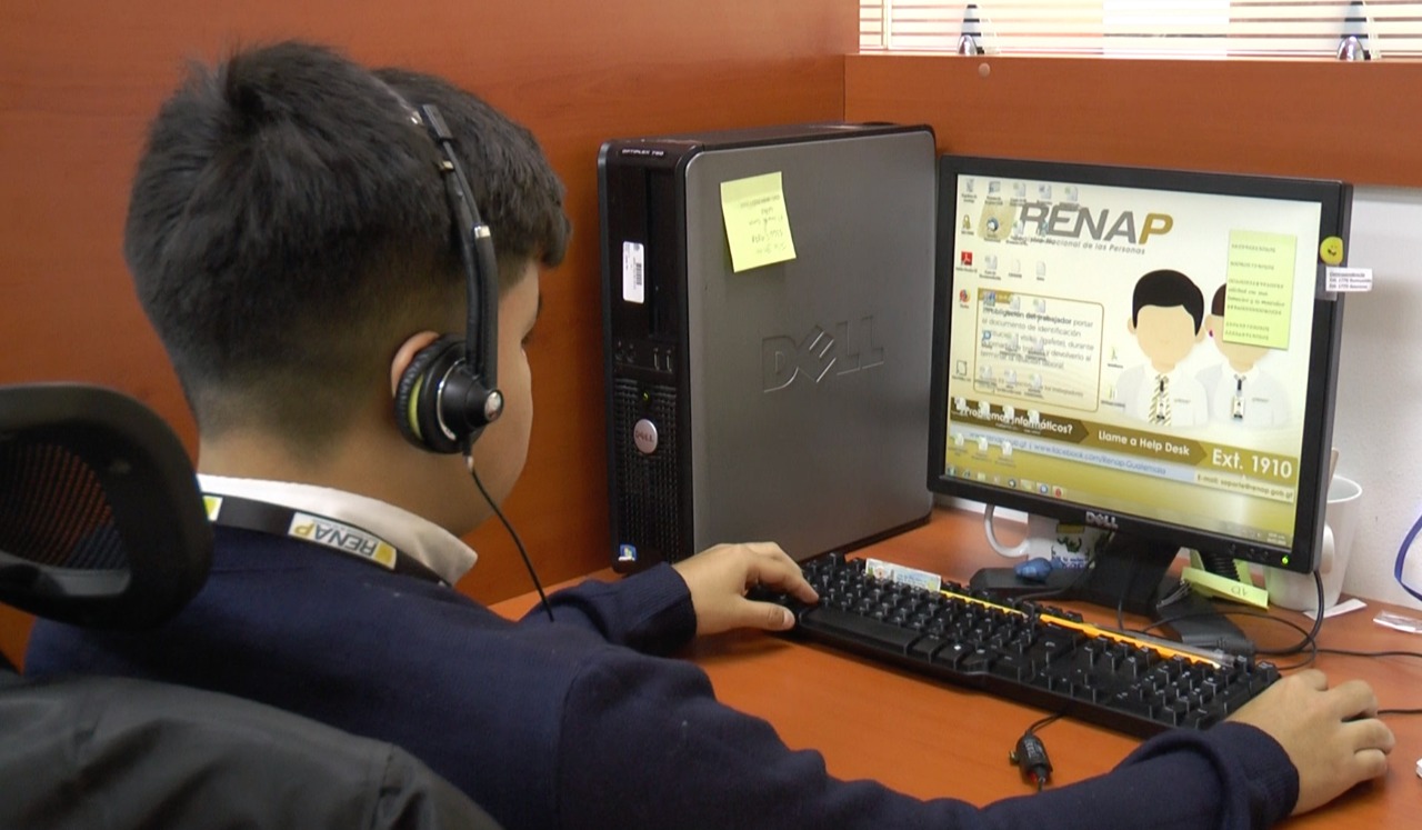 Conozca las vías de comunicación para hacer consultas en el Renap