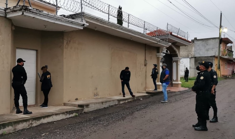 Policía tras un hombre por defraudación de 7 millones de quetzales