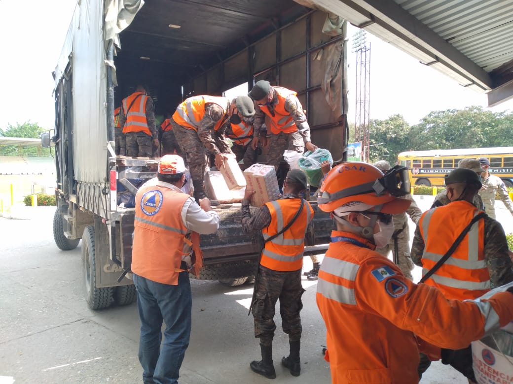 Distribuyen 30 mil cajas de alimentos donadas por El Salvador