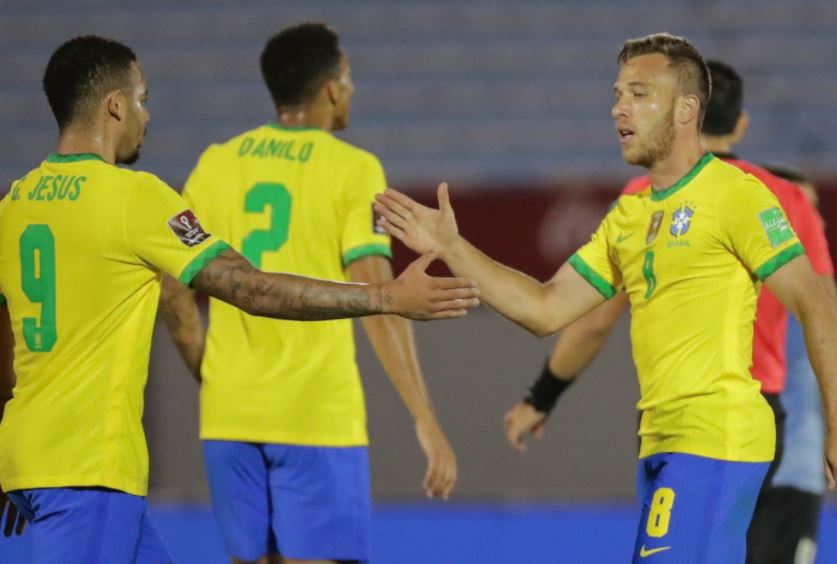 Brasil venció a Uruguay y tiene puntuación perfecta en eliminatoria mundialista