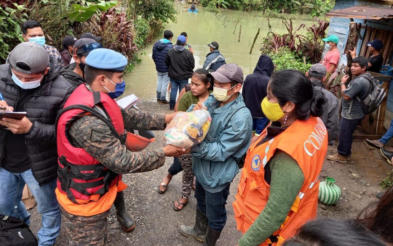 Llegan los víveres para damnificados en  Alta Verapaz