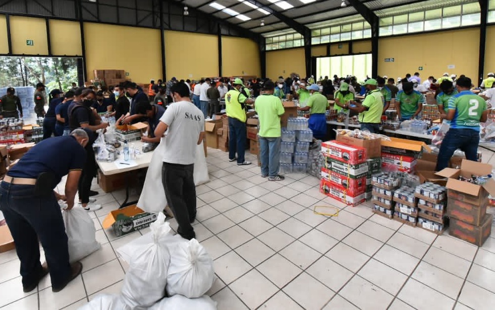 Comienza el embalaje de otras 50 mil bolsas de alimentos para damnificados