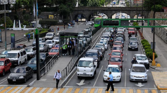 Se espera alta afluencia vehicular por llegada de comitiva estadounidense./Foto: DCA.