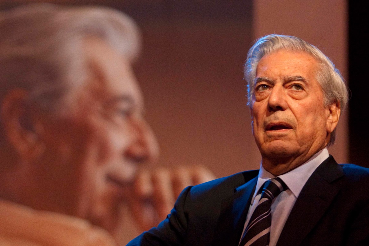 Mario Vargas Llosa y el galardón por la novela “Tiempos recios”