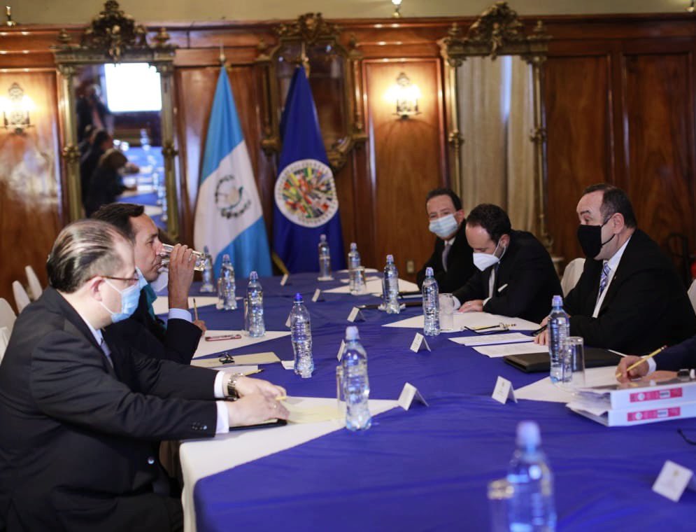 Jornada presidencial:  Misión de la OEA se reúne con el Presidente y otros sectores en Guatemala