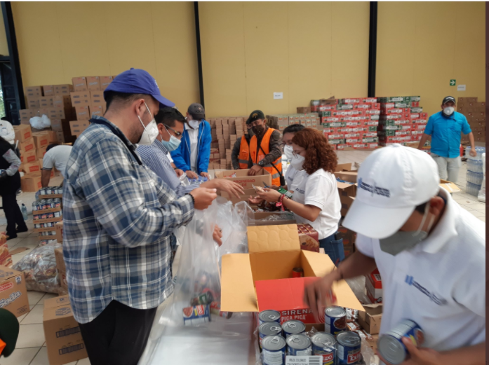 Preparan 25 mil bolsas de alimentos para damnificados de la depresión Eta