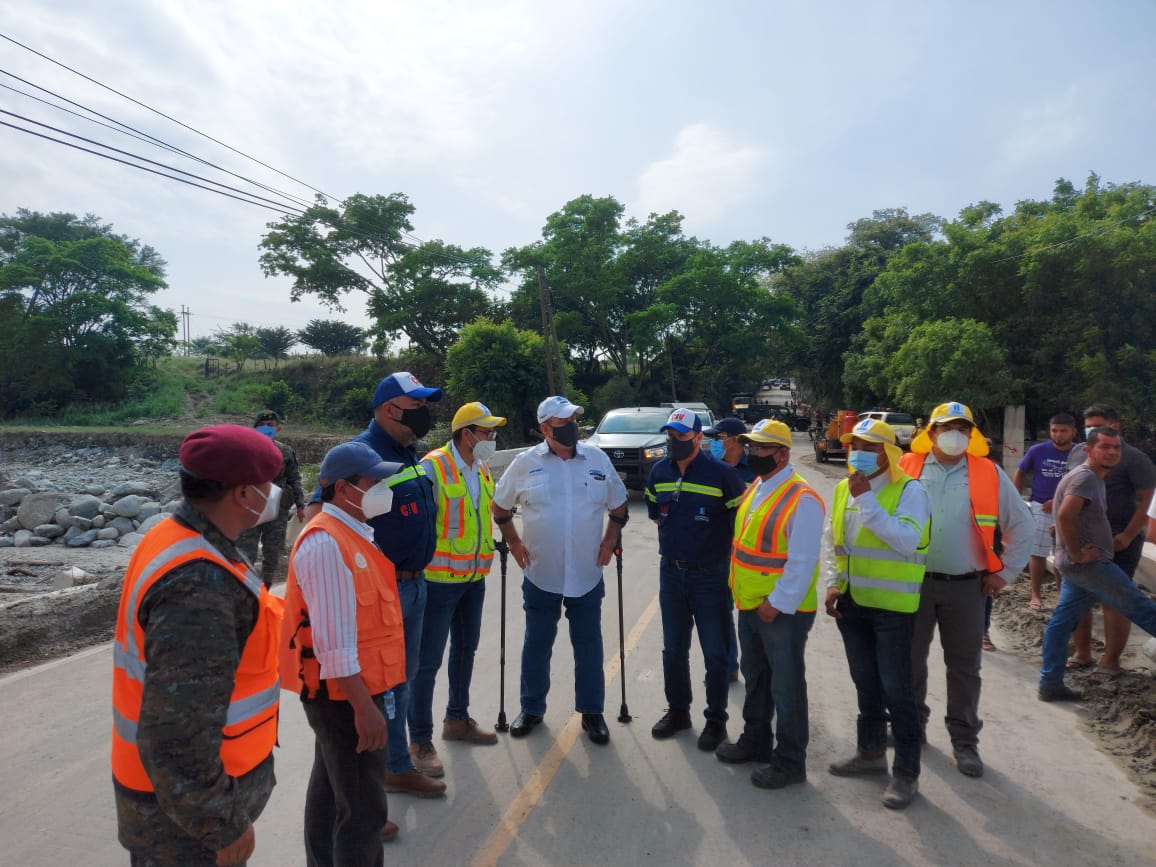 Presidente supervisa habilitación del puente Jones, en Zacapa