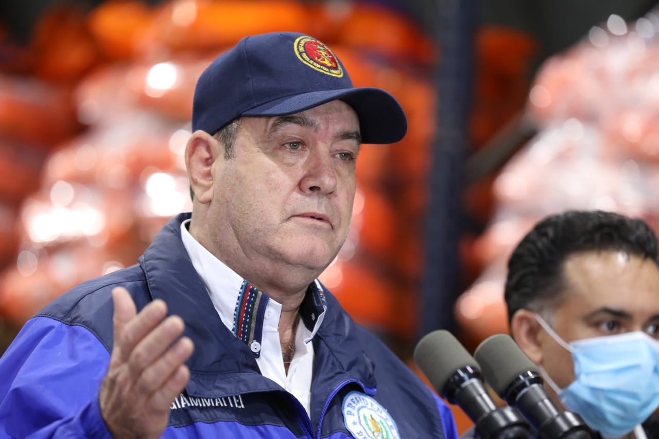 Presidente Giammattei llama a evitar noticias falsas