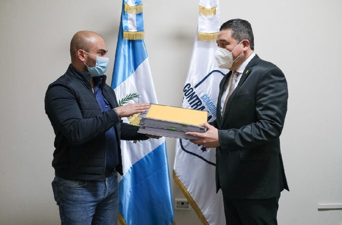 SBS entrega expediente para investigación a la Comisión contra la Corrupción