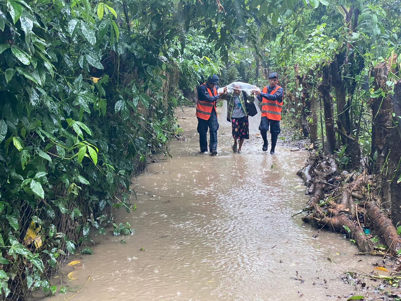 Iota deja más de 20 mil personas evacuadas